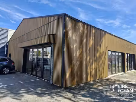 location local commercial 135m² pornic 44210