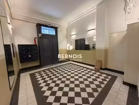 location bureaux toulon 83000 59m²