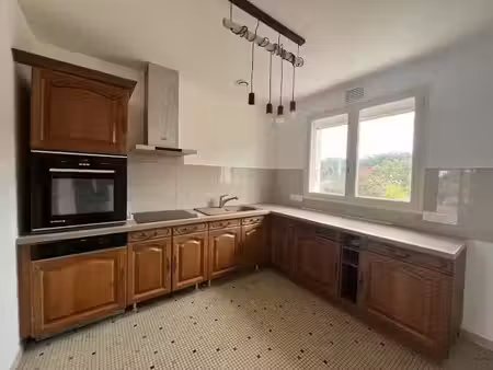 location maison 5 pièces 99 m² à angouleme (16000)  903 €