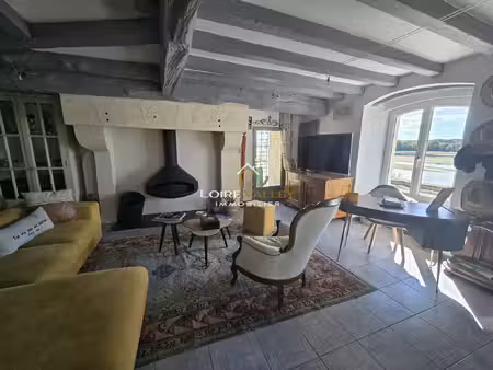 caractère et authenticité pour cette maison avec vue loire