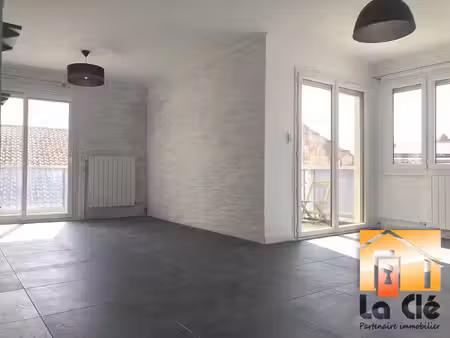 location appartement t3 hyper centre agen - balcons et caves