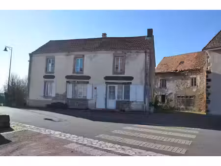 belle maison en pierre  avec 4 chambres  grange  prévoir des