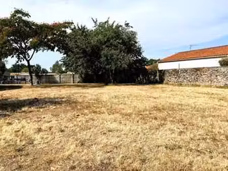 vente terrain à beaurepaire (85500) : à vendre / 485m² beaurepaire