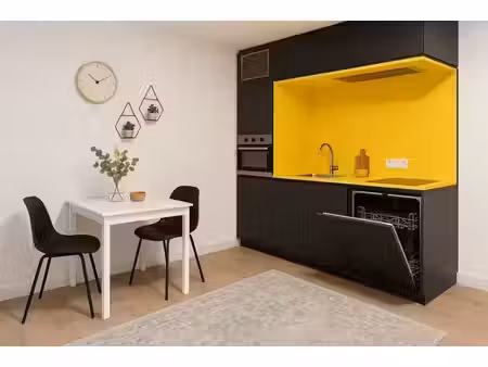 studio meublé élégant au cœur de louvain