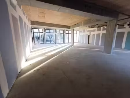 location commerce evry courcouronnes 91080 194m²