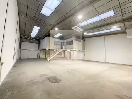 location local d’activités eybens 38320 365m²