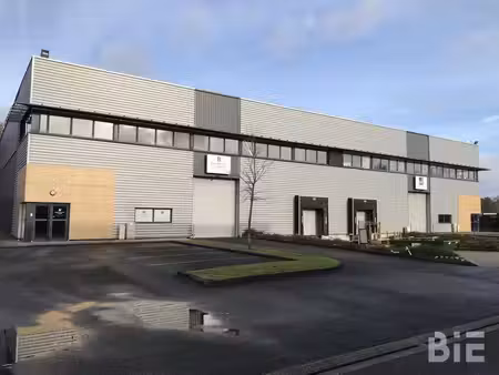 location local d’activités saint jean d illac 33127 284m²