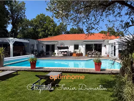 maison de 206 m2 - 4 chambres - 1 studio indépendant - piscine - carbon blanc