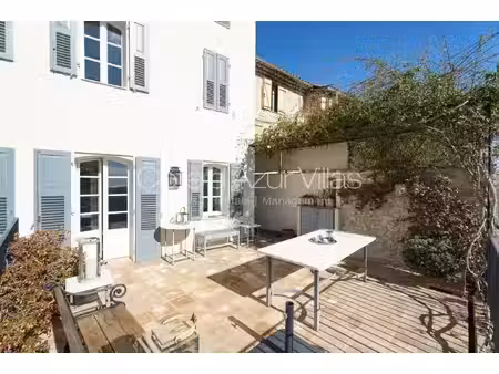 maison de luxe à louer à châteauneuf-grasse