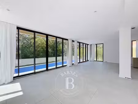 maison de luxe à louer dans le quartier les hameaux