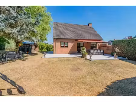 maison rénovée avec une situation idéale à alsemberg!