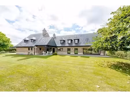 villa de caractère sur grand domaine (4.420 à 18.599 m²)