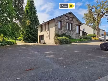 sympathique maison avec grand jardin de plus de 850m²