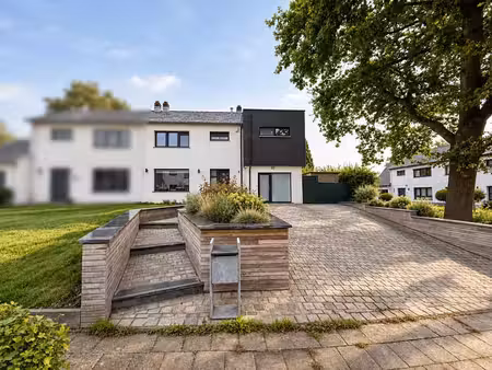wezembeek-oppem - maison 3 façades (3 ch/bur/ 2 sdb).