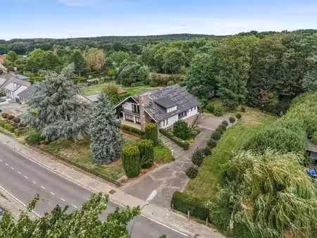 ruime vrijstaande woning op een prachtig perceel van 37a3...