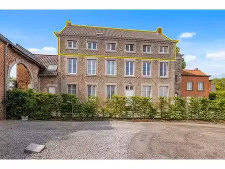 appartement de 125m² à rénover à braives