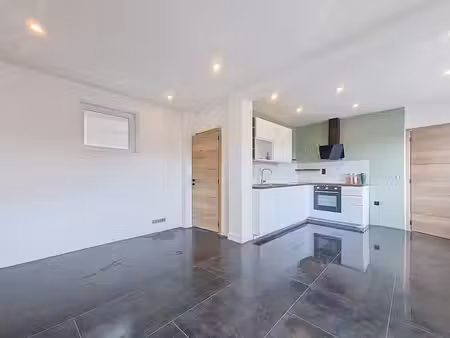 maison rénovée 2 chambres.
