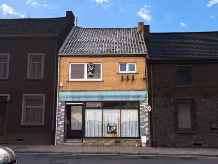 maison 2 faç/2chbres/annexes/cour