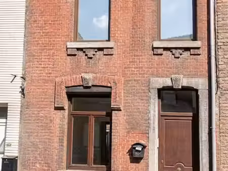 maison mitoyenne avec jardin – a rénover