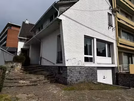 charmante villa avec jardin et garage av de péville