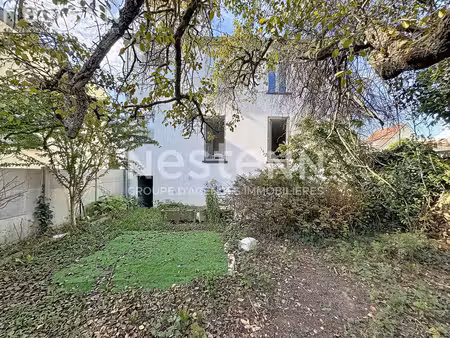 maison à vendre à antony - 6 pièces  - 3 chambres - 1 bureau - sous-sol - jardin - bon éta