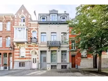maison de maître à laeken – 5 chambres et plus!