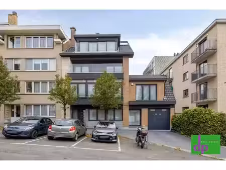 magnifique maison unifamiliale de 415 m² + garage + jardin