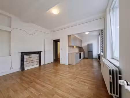bel appartement - 2 ch - centre-ville hannutois