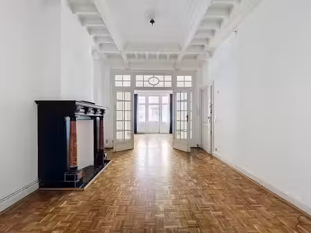 petit immeuble - bel appartement avec jardin !