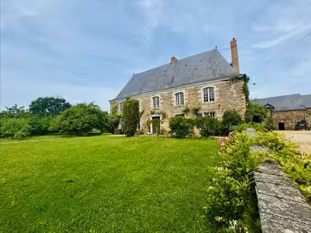 manoir à vendre dans le quartier bazouges-centre ville