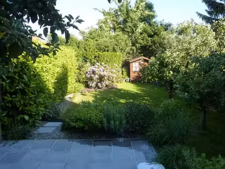 maison unifamiliale avec garage et jardin