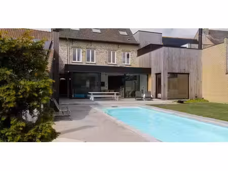hôtel à vendre à lo pour € 825.000 avec 4 chambres à coucher
