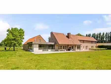 chambre d’hôtes à vendre à roeselare pour € 1.198.000 avec 11 chambres à coucher