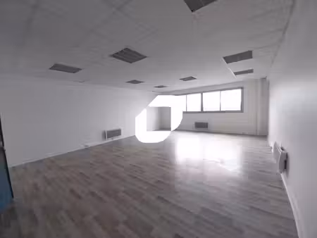 location bureaux neuilly plaisance 93360 23m² à 1222m²