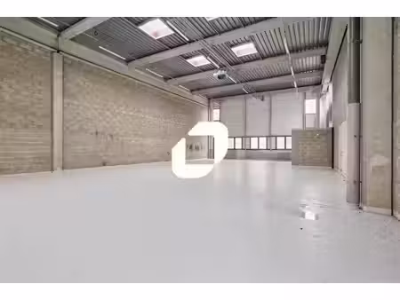 location local d’activités 639m² à 2426m²
