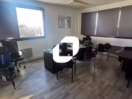 location bureaux noisy le grand 93160 137m²