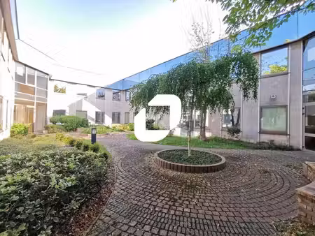 location bureaux 162m² à 1225m²