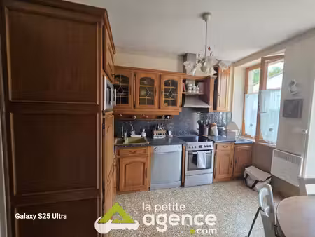 meillant : belle maison t4 édifiée sur 4129m2 de terrain clô