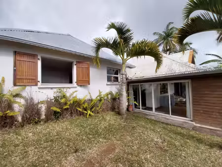 villa de caractère sur tan rouge.