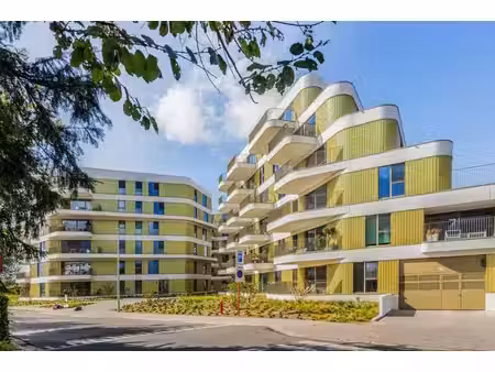 lumineux appartement de 2 chambres à louer à boom
