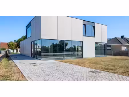 bien commercial à louer à gavere pour € 3.900