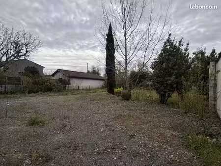 terrain à bâtir de 320 m² à castelnau-de-medoc (33)