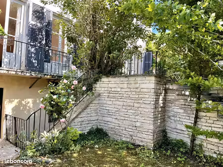maison 9 pièces 277 m²