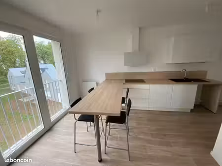 appartement f3 - 67 m2 - 2 chambres - balcon - 2 parkings - 1 cave