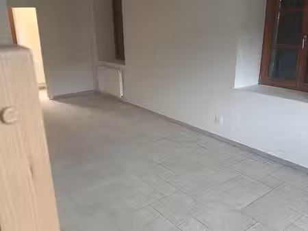 duplex 60 m2 refait neuf loyer 577 euros hors charges