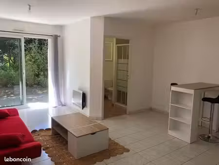 angers - loue studio n°4 – beau studio 28 m2 avec petit jardin proche des facs de belle be