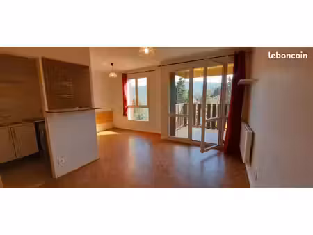 studio lumineux de 35 m² avec balcon et cave – privas (proche hôpital)