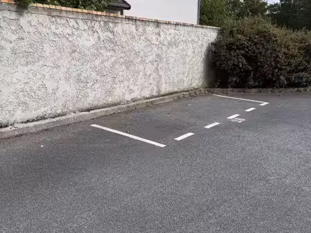 location place de parking sécurisée — résidence fermée yerres