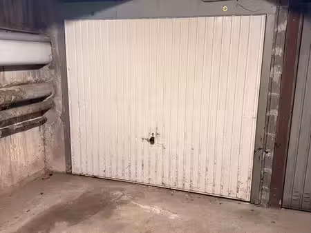 parking box a louer urgent