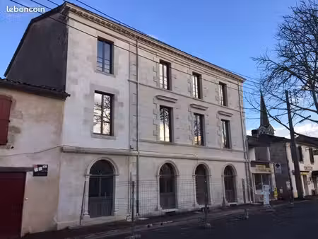 vaste et lumineux t3 à louer au centre de villandraut